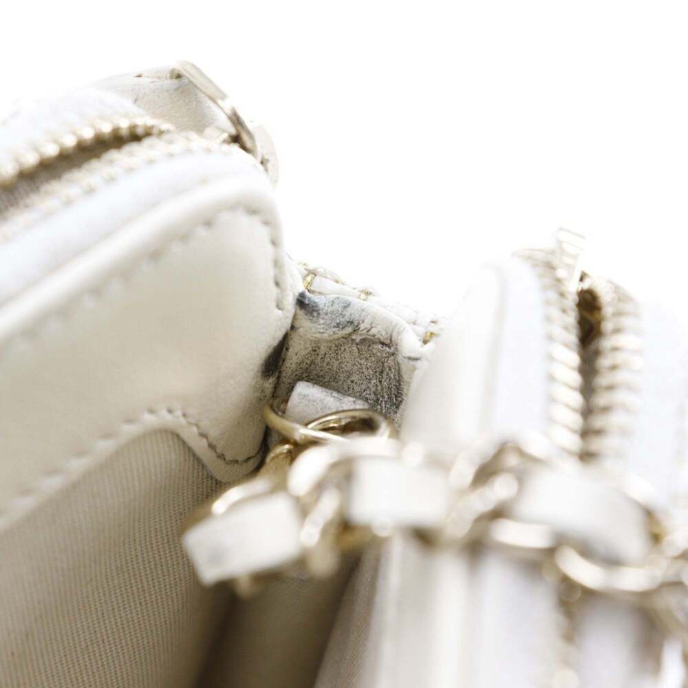 CHANEL White Deauville Shoulder Bag - Picture 13 of 16
